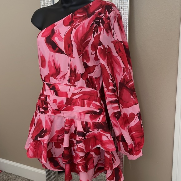 Dress - Picture 3 of 7